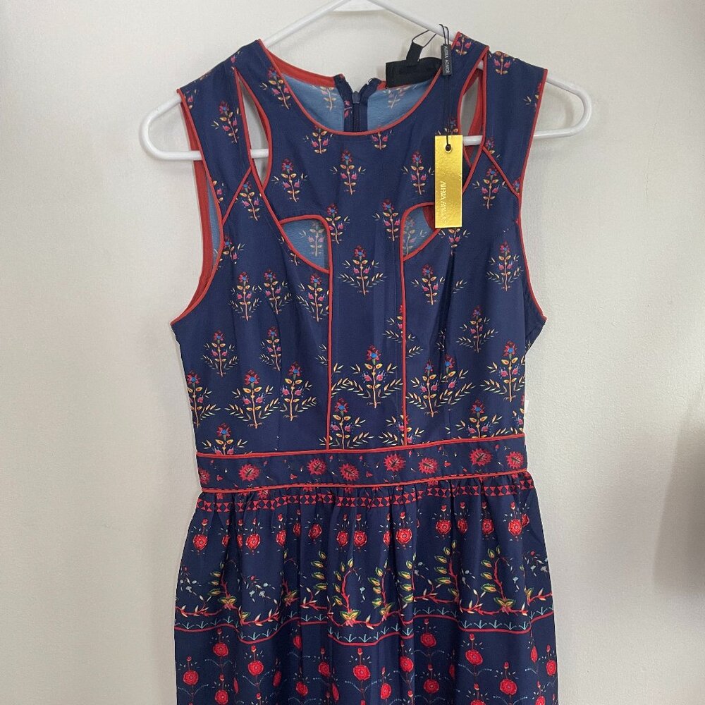 Alexia Admor cut out dress